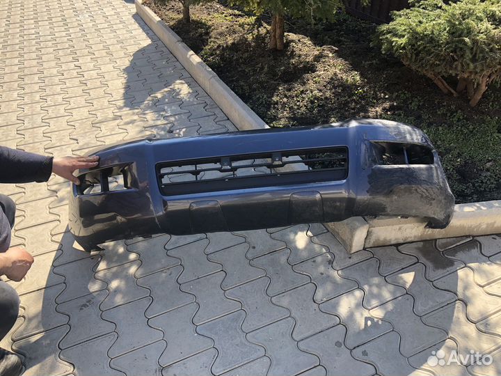Передний бампер на toyota land crusier 120
