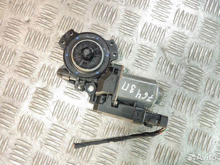 Моторчик стеклоподъемника правый задний Kia Ceed 2007-2012