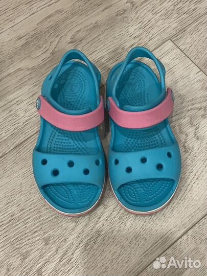 Сандалии crocs