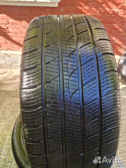 Accelera Beta 275/40 R20 40B
