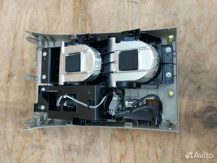 Подстаканник центральный Toyota Estima 3 AHR20W