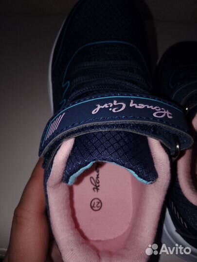 Кроссовки для девочки