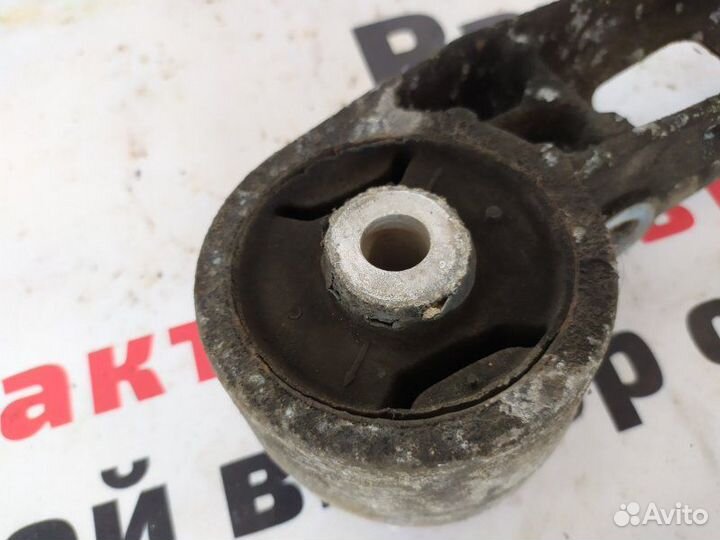 Кронштейн редуктора Mercedes Viano W639 2.1D 2005