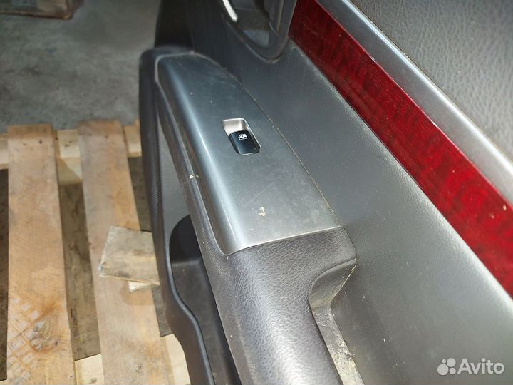 Дверь передняя правая Hyundai Santa Fe 2005-10г R