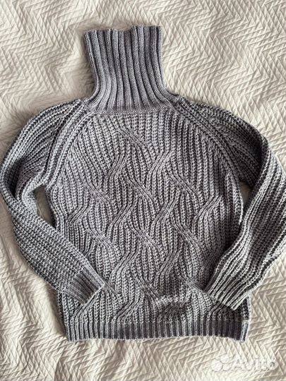 Свитер женский