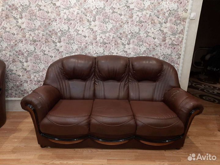 2 дивана и кресло