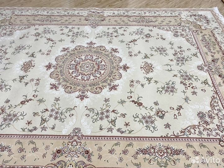 Ковер шерстяной