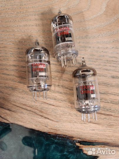 Стоковые лампы 12AX7 из усилителя Vincent SV227