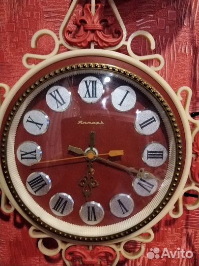 Часы настенные СССР янтарь