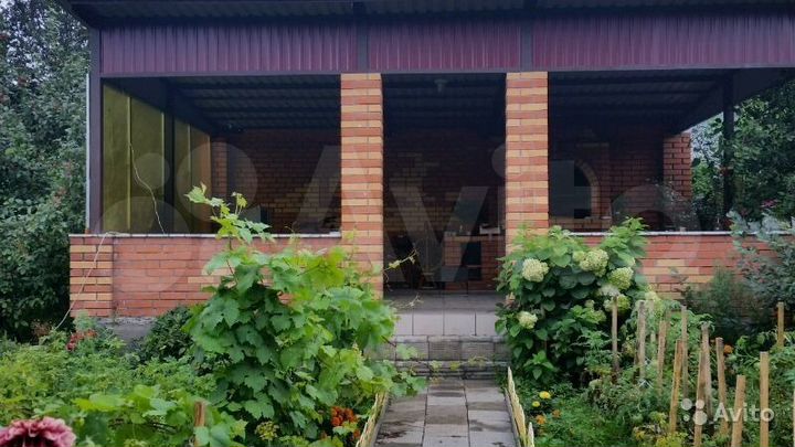 Коттедж 279 м² на участке 6 сот.