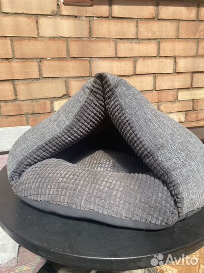 Лежанка для кошек бу