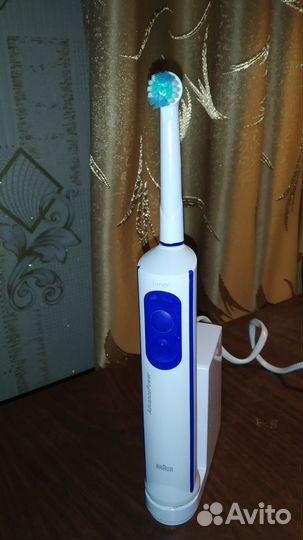 Зубная щетка braun 4728