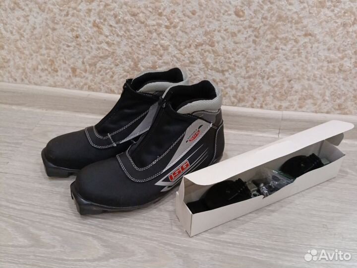 Лыжные ботинки