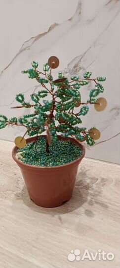 Деревья и цветок из бисера