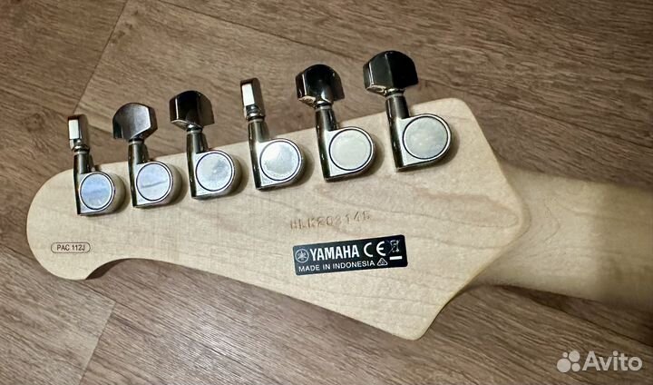 Электро гитара yamaha pacifica 112j