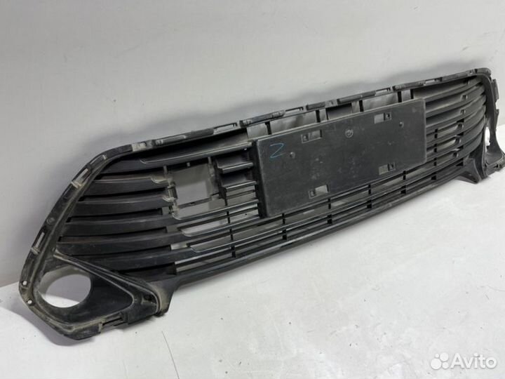 Решетка в бампер передняя Toyota Camry V55