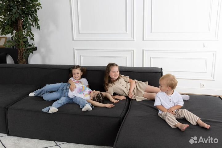 Диван со спальным местом 2700х1650 мм