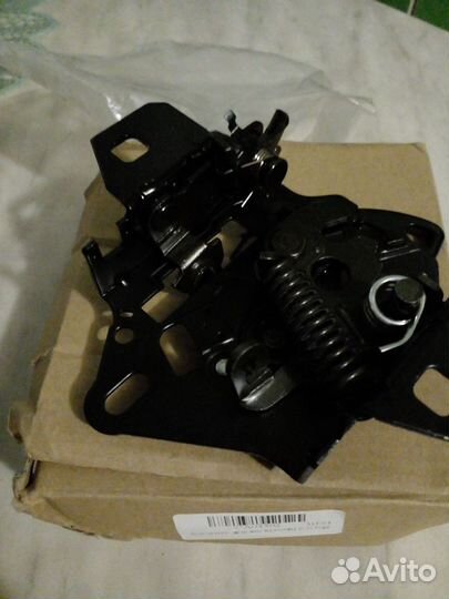 Замок капота Volkswagen Passat B5