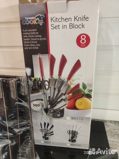 Набор ножей на подставке