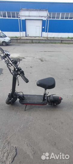 Электросамокат с сиденьем