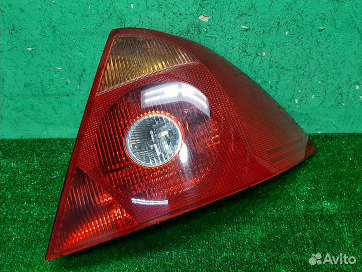 Фонарь задний наружный правый Ford Mondeo 3 2002