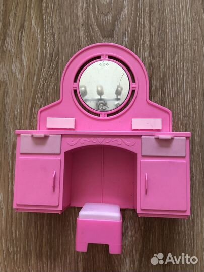 Мебель для кукол Барби трюмо кровать