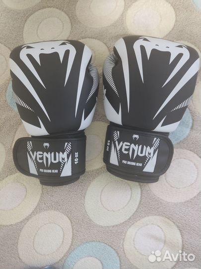 Боксерские перчатки 10 унций