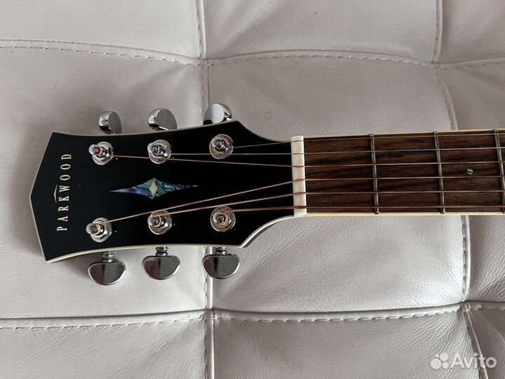 Акустическая гитара Parkwood P610