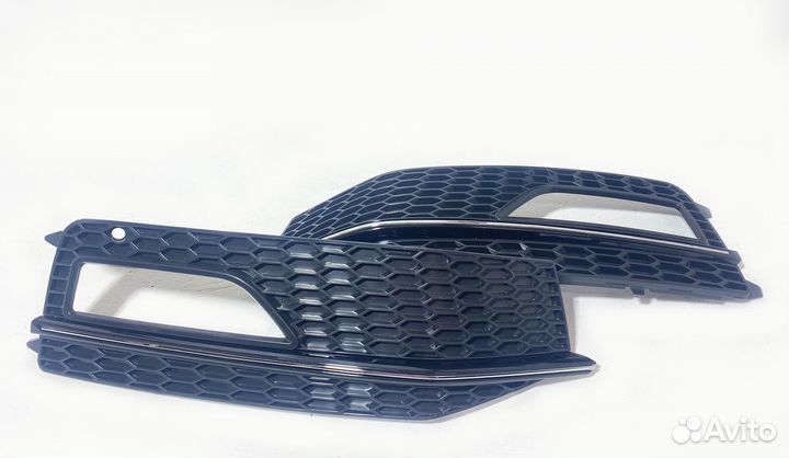 Audi A4 B8 11-15 S-line боковая вставка правая рест