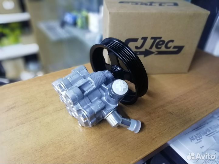 Насос гура Toyota Land Cruiser 200 (2UZ) Новый