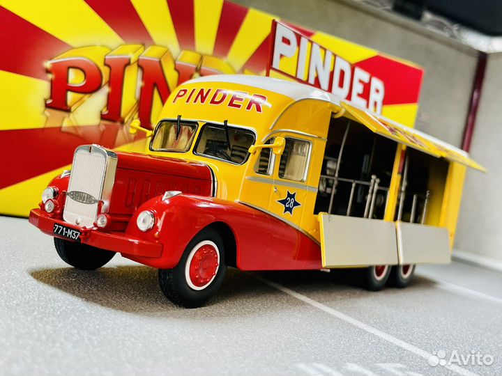 Коллекционная модель автобуса Bernand 28 1:43 sale