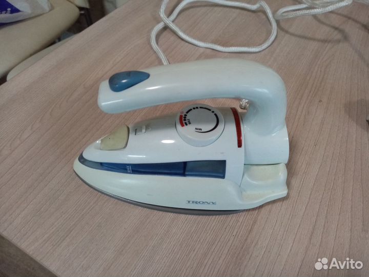 Дорожный утюг Trony