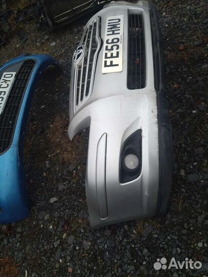 Бампер передний Toyota Avensis 2 T250 седан