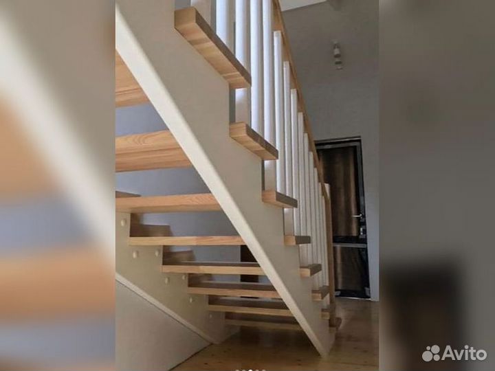 Ступени для лестниц и другие комплектующие К