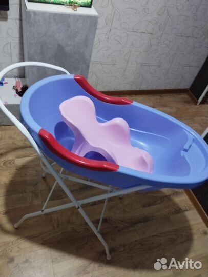 Детская ванночка для купания с подставкой