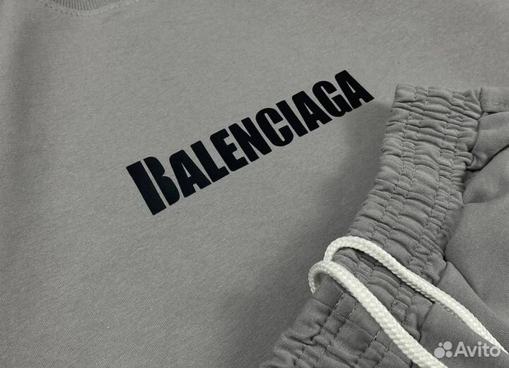 Костюм шорты и футболка Balenciaga