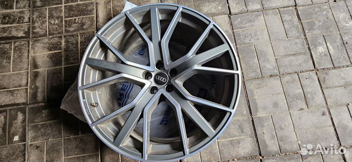 Оригинальные диски Audi Q7 SQ7 4M R22
