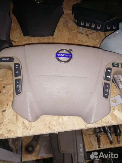 Подушка безопасности руля на Volvo S 80