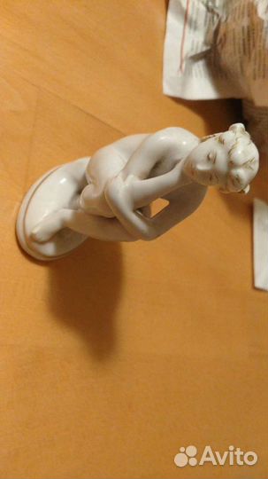 Статуэтка фарфор