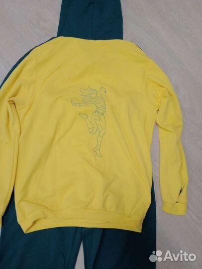 Спортивный костюм новый