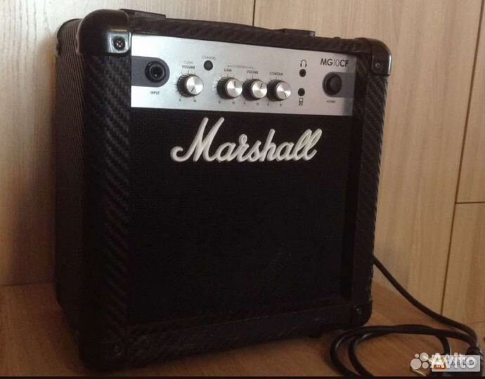 Гитарный комбоусилитель Marshall mg10