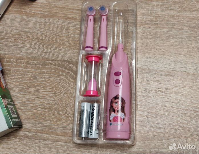 Электрическая зубная щетка детская