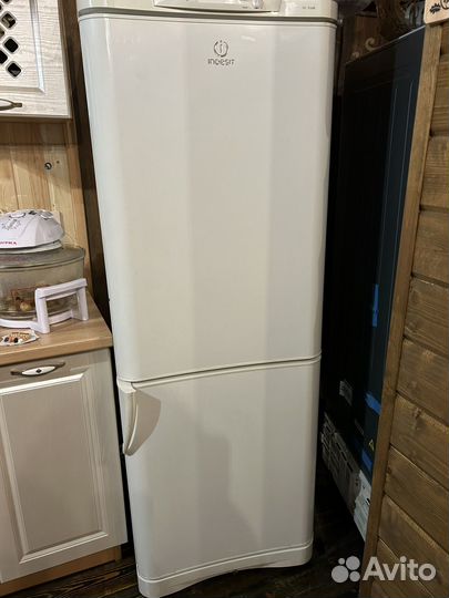Холодильник indesit
