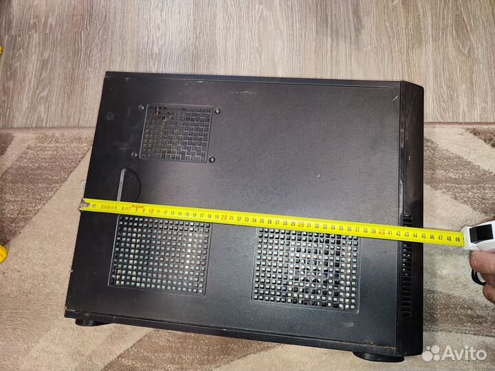 Компактный компьютерный корпус