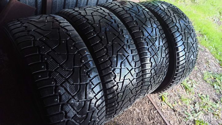Pirelli Winter Ice Zero 275/50 R20
