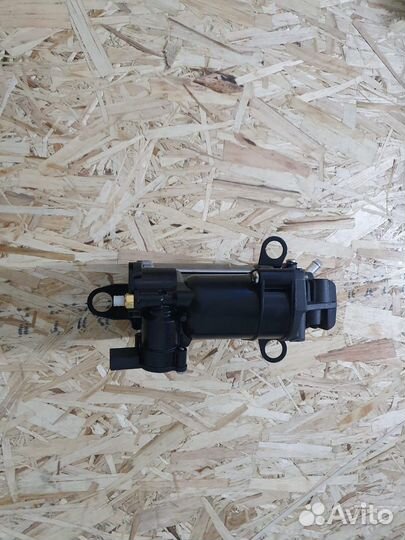 Компрессор пневмоподвески mercedes w221