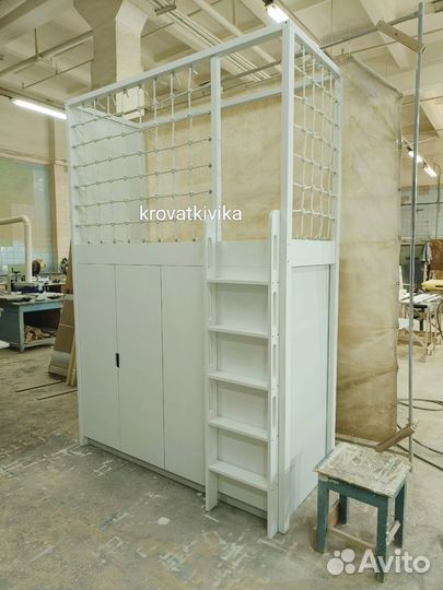 Кровать чердак со шкафом снизу