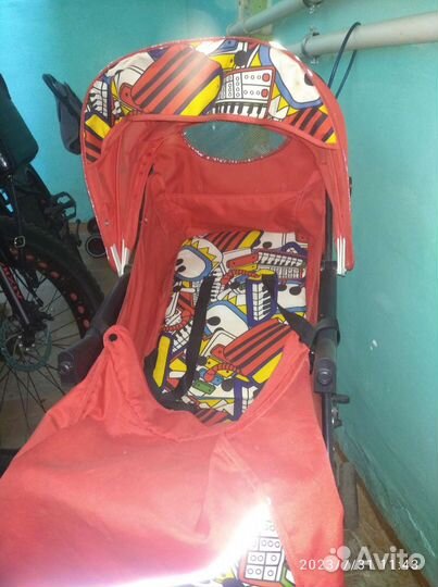 Прогулочная коляска