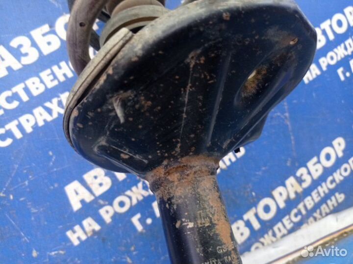 Задняя стойка амортизатора Hyundai Accent седан