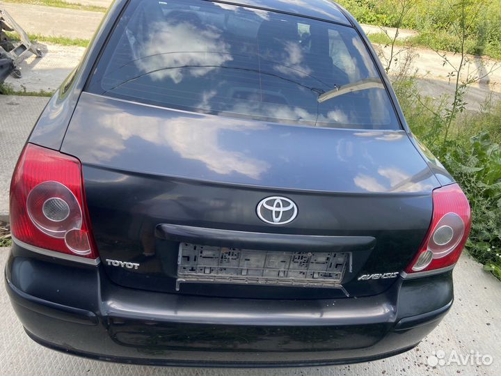 Разбираем прямо сейчас Toyota Avensis (авторазбор)